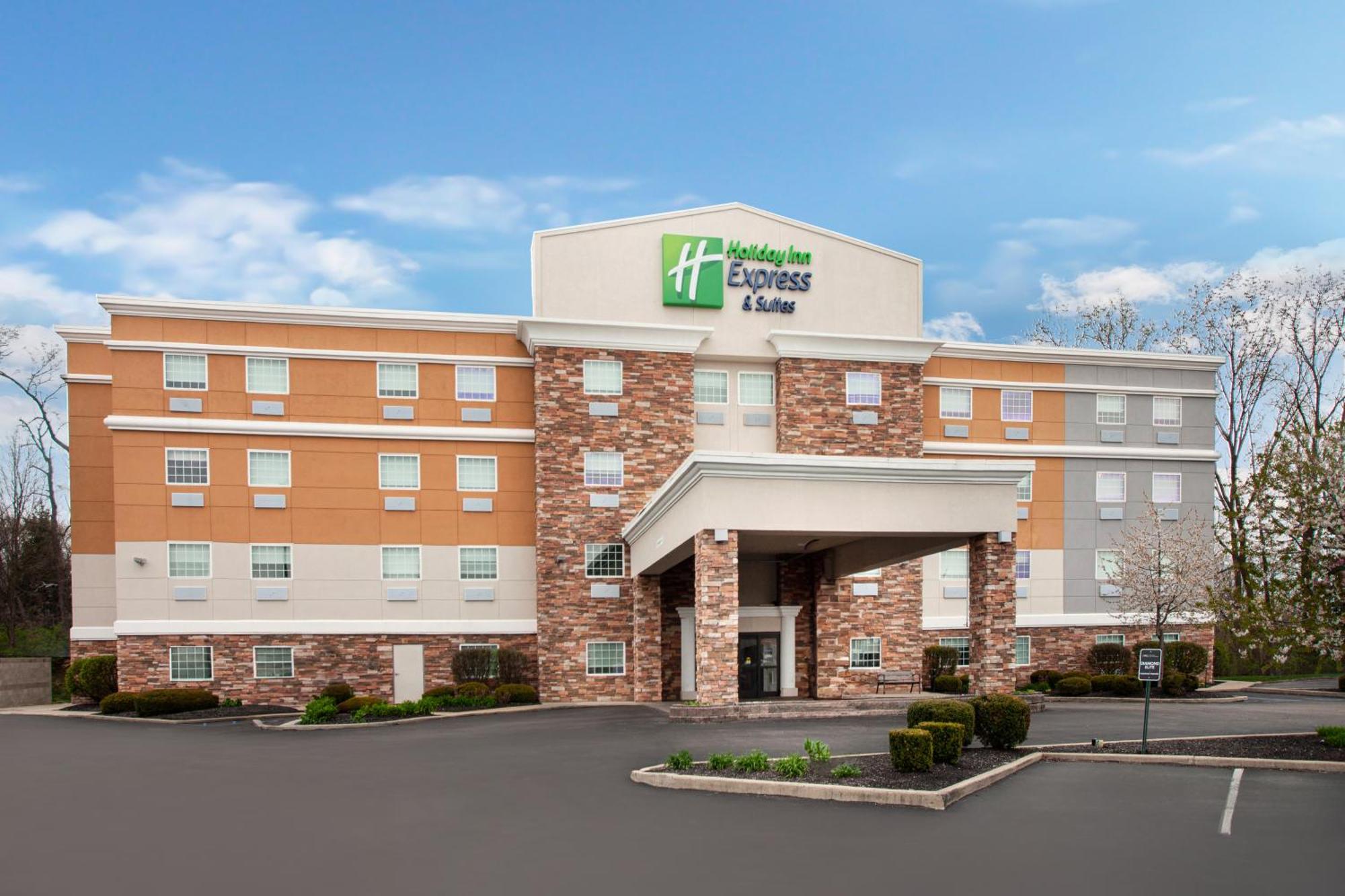 Holiday Inn Express & Suites Carmel North - Westfield By Ihg Exterior photo