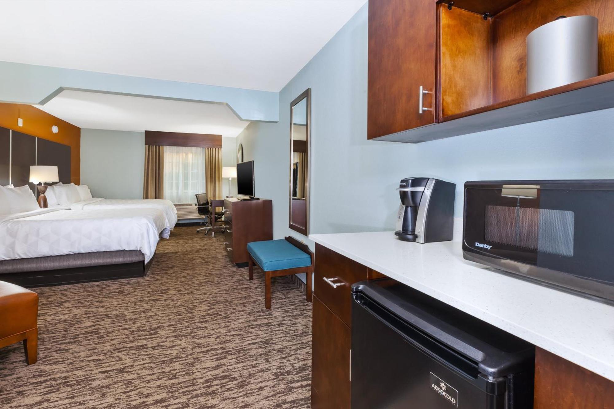 Holiday Inn Express & Suites Carmel North - Westfield By Ihg Exterior photo